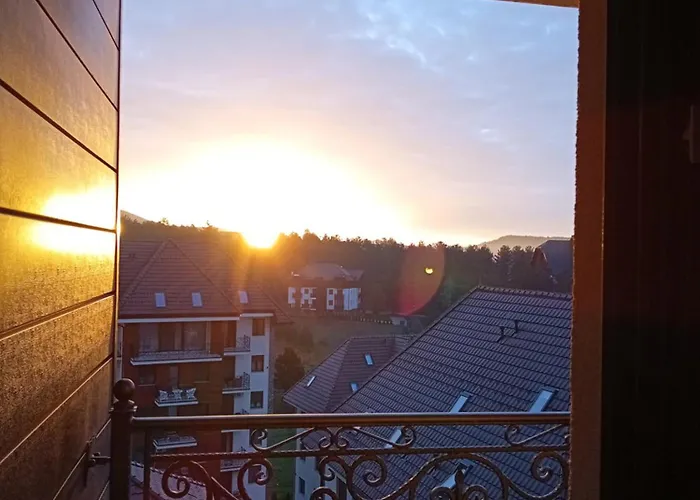 아파트 Apartman Mondo *